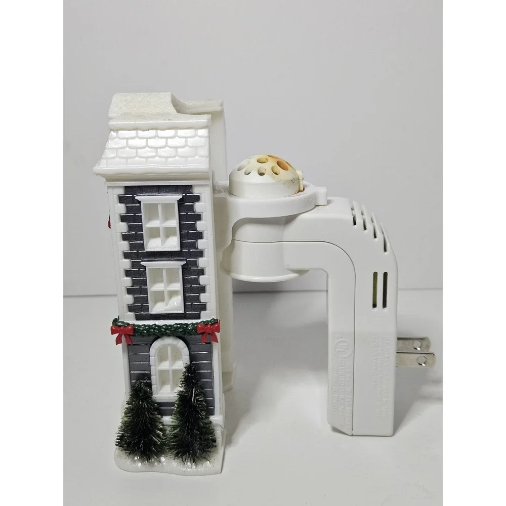Bath & Body Works Christmas House Light Up Wallflowers Fragrance Plug